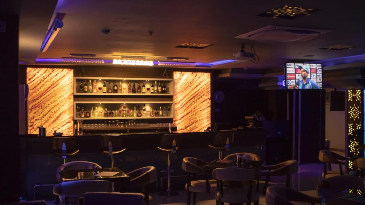 Hotel Srr Grand Ченай Екстериор снимка