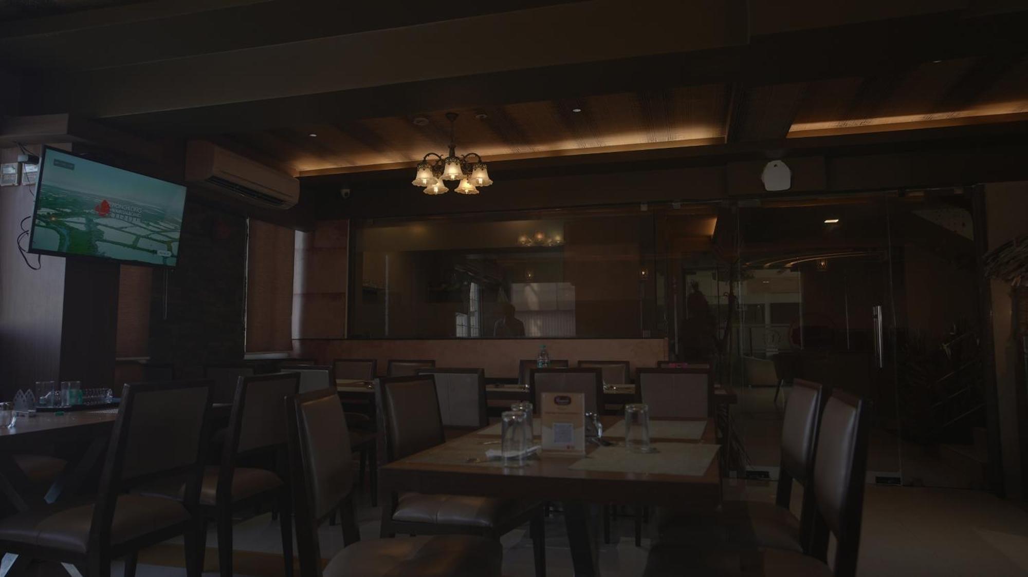 Hotel Srr Grand Ченай Екстериор снимка