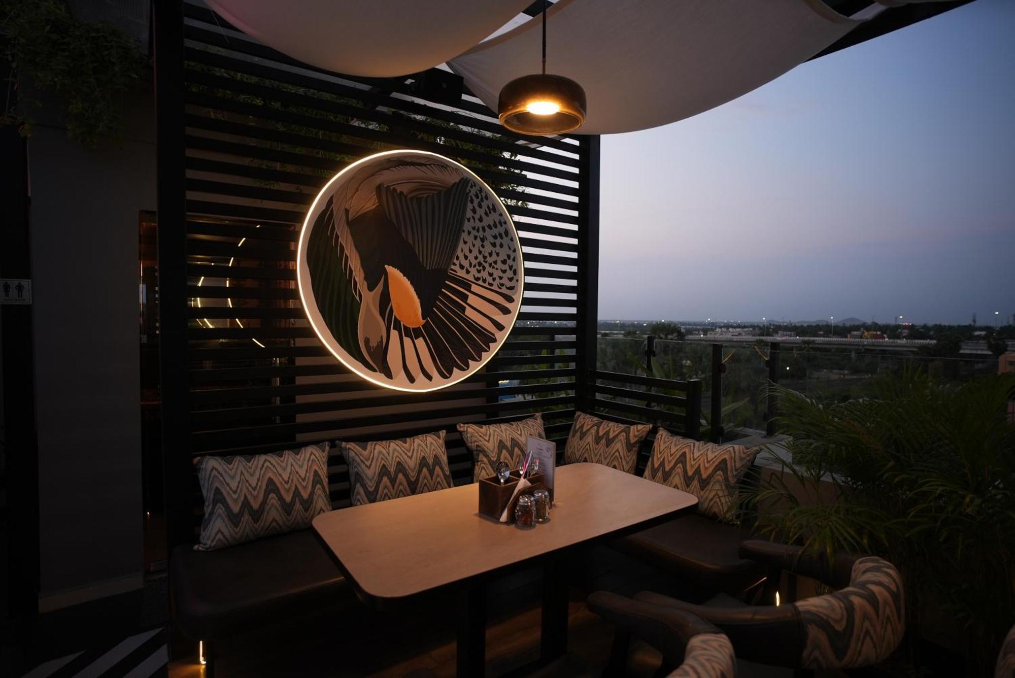 Hotel Srr Grand Ченай Екстериор снимка