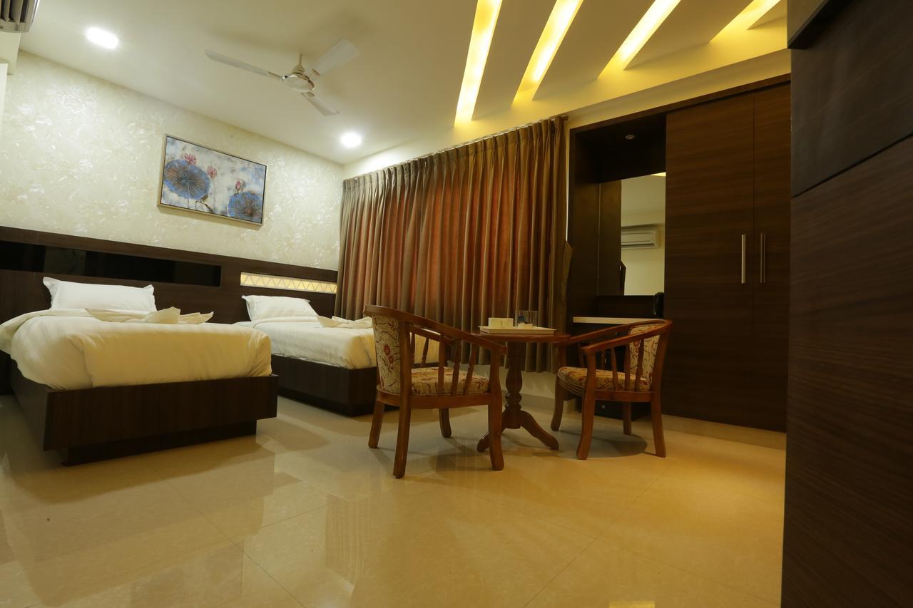 Hotel Srr Grand Ченай Екстериор снимка