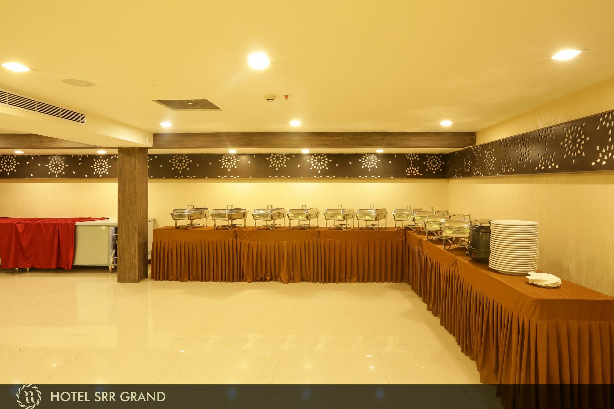 Hotel Srr Grand Ченай Екстериор снимка