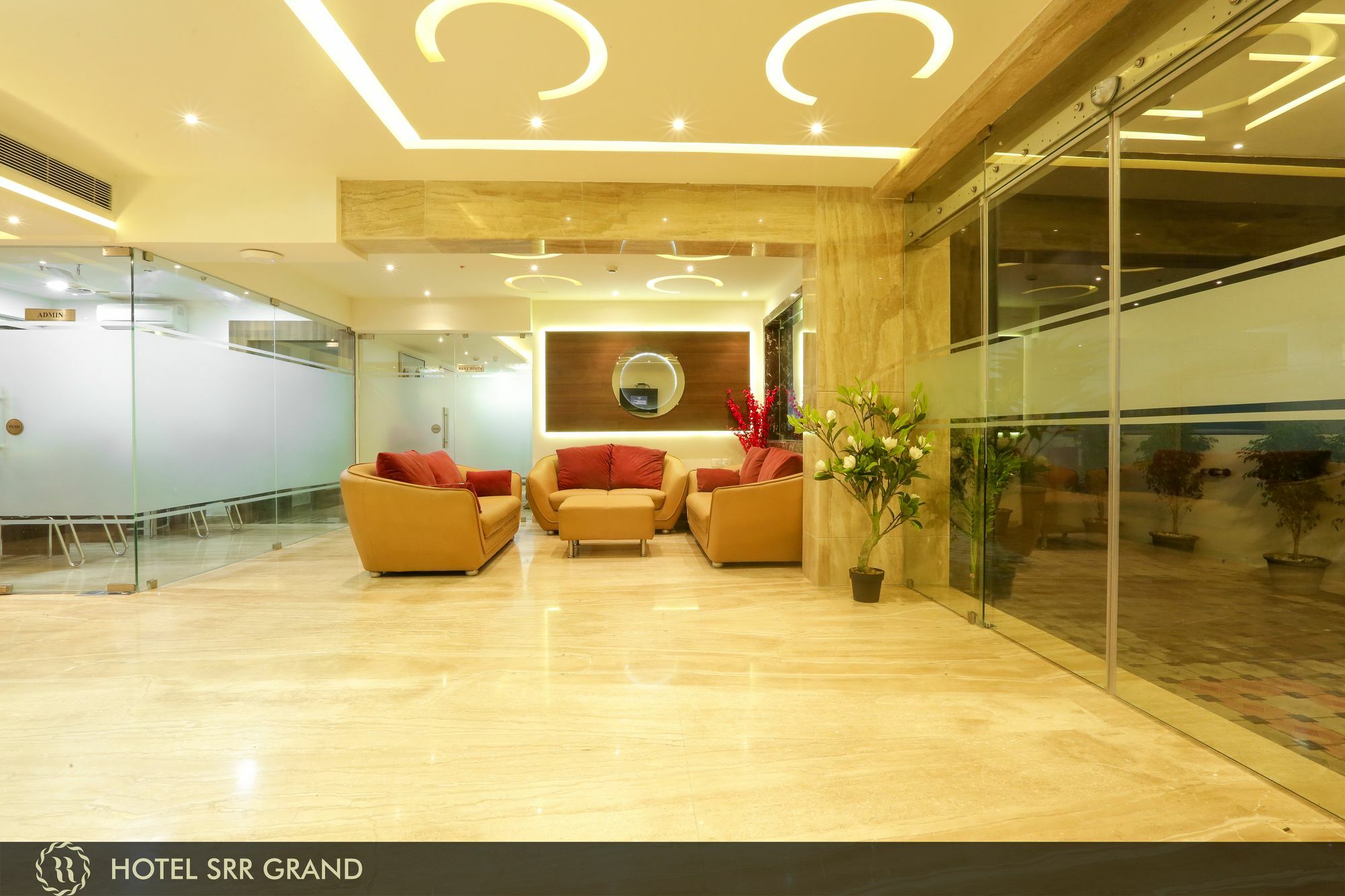 Hotel Srr Grand Ченай Екстериор снимка