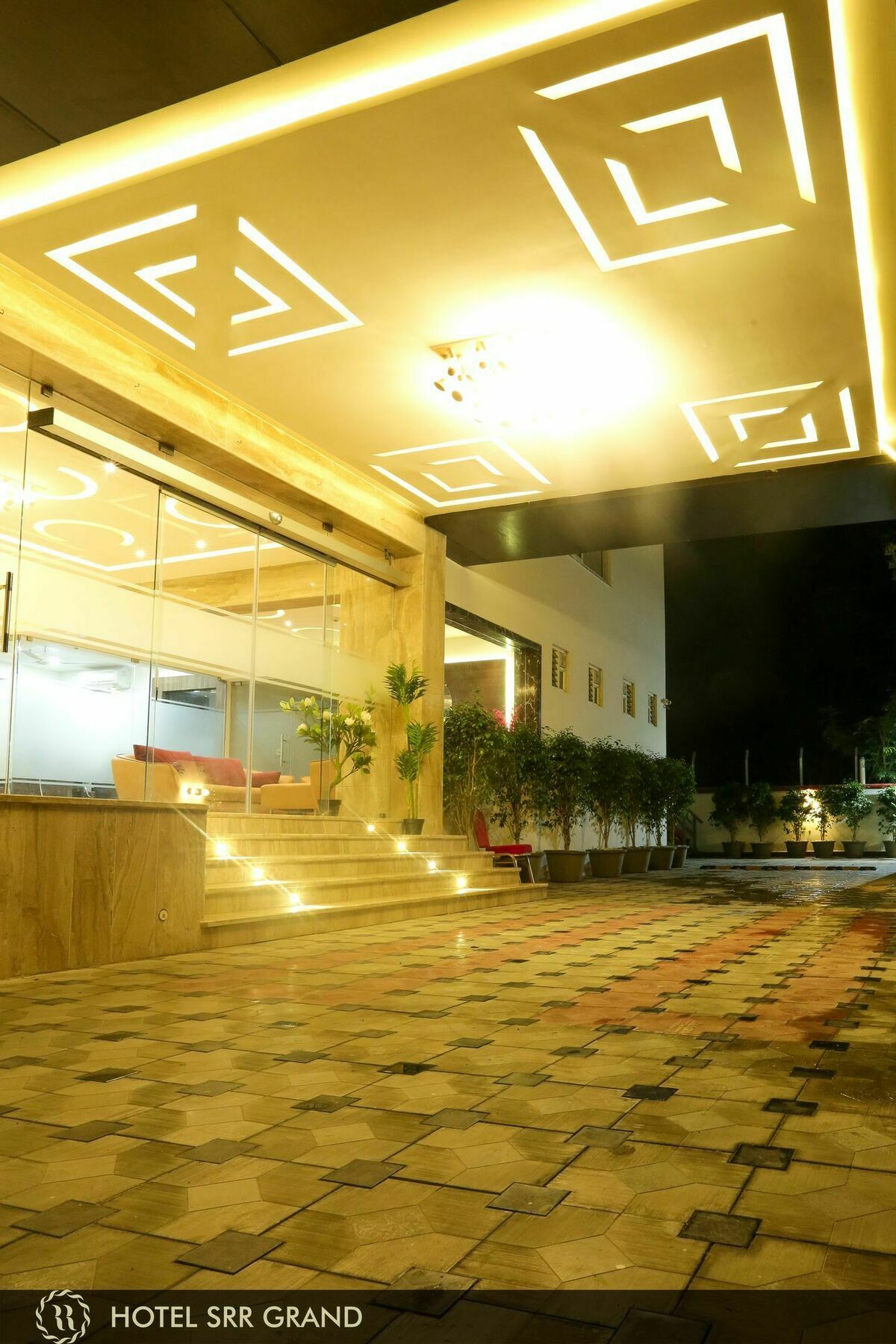 Hotel Srr Grand Ченай Екстериор снимка