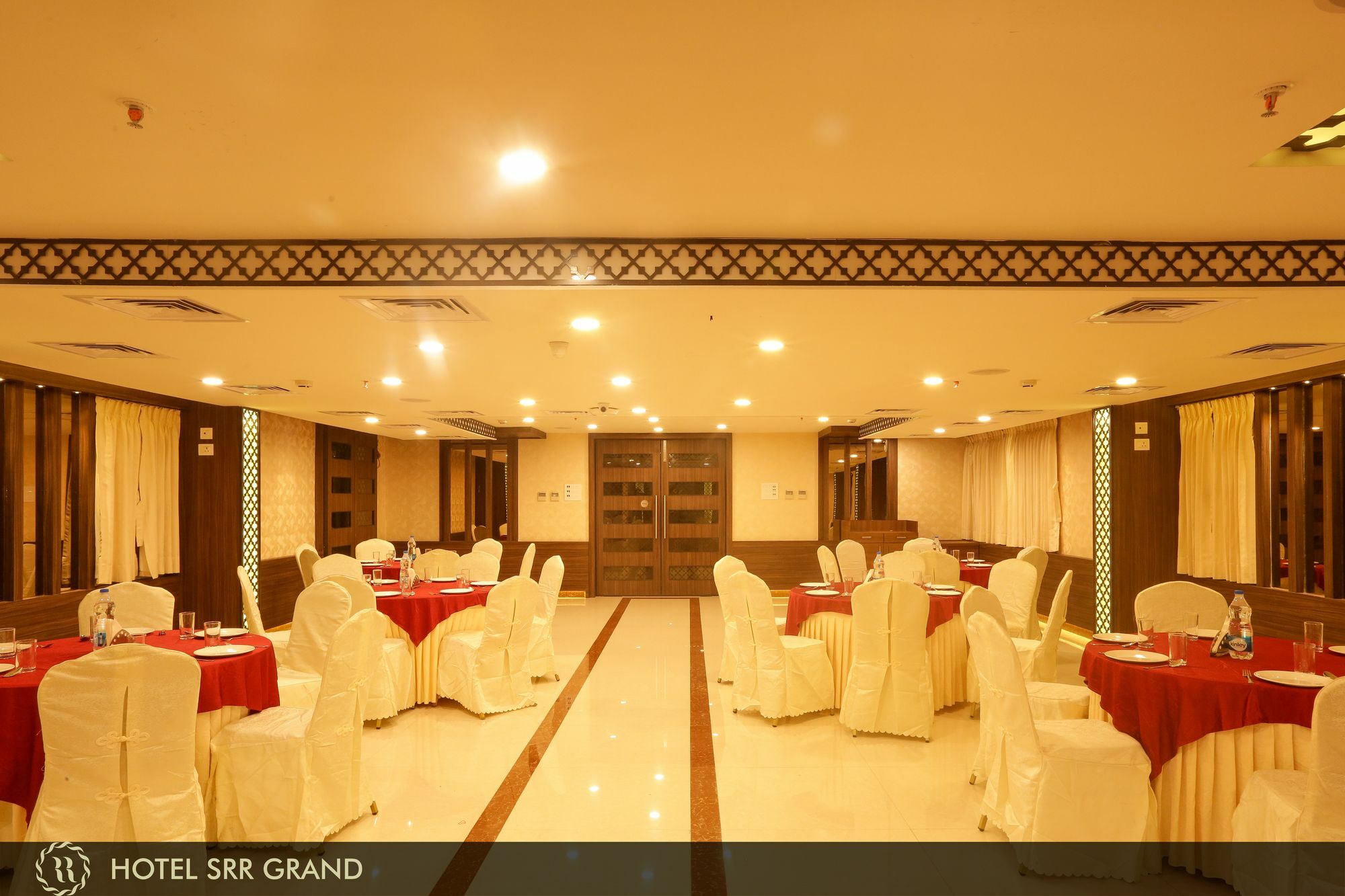 Hotel Srr Grand Ченай Екстериор снимка